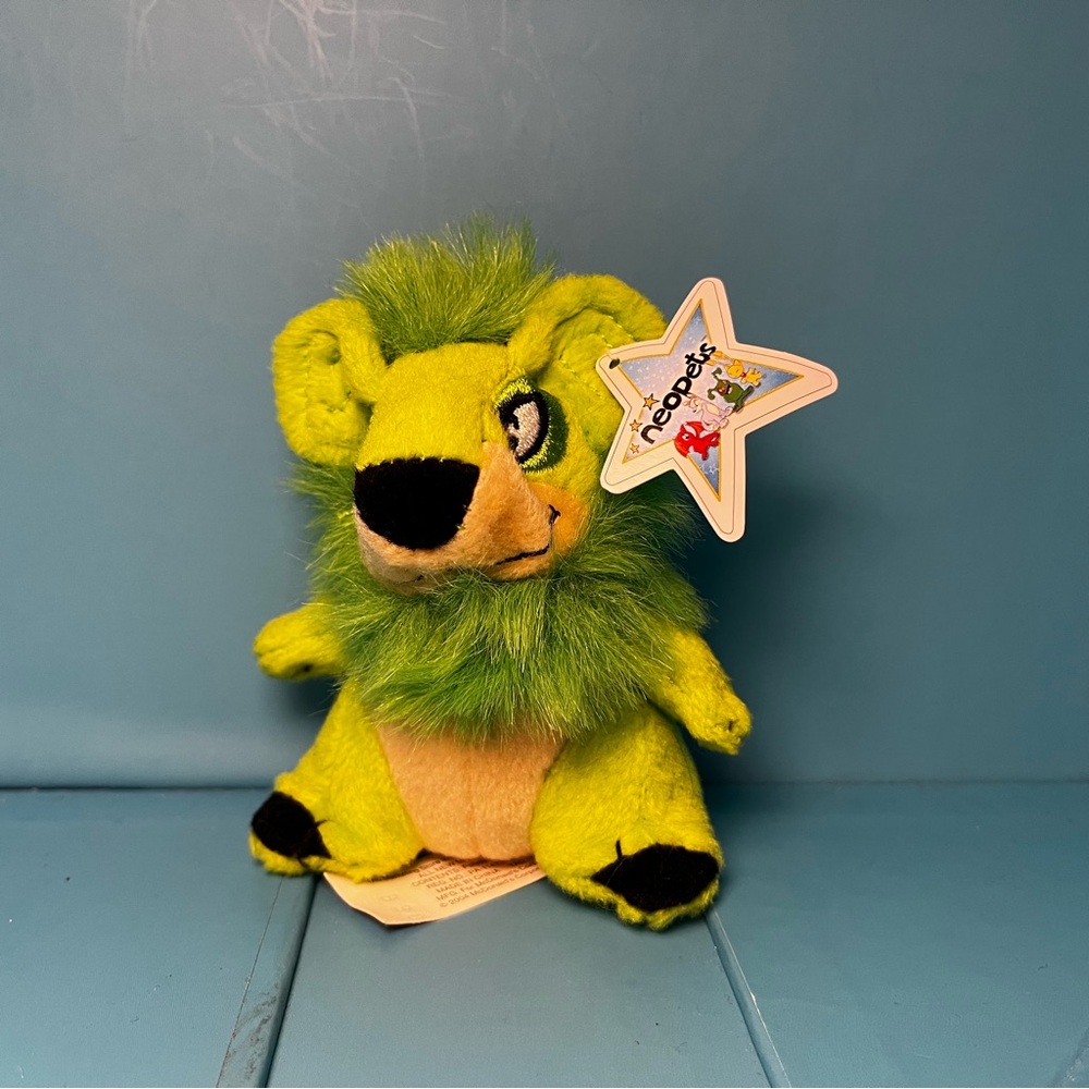 Neopets 2004 McDonald's Happy Meal Toy - Green Yurble Plushie